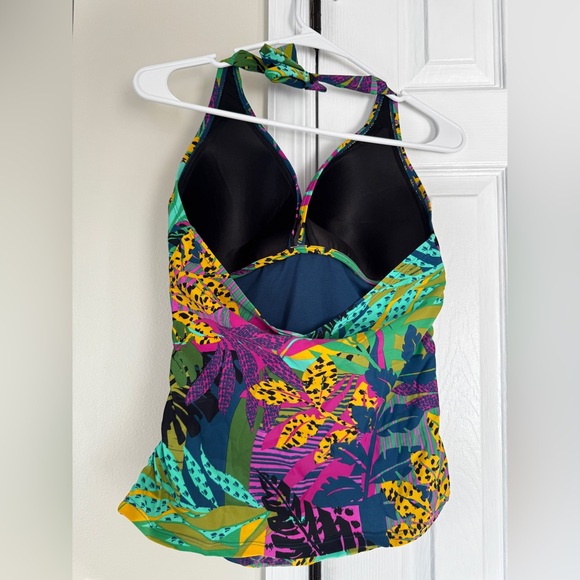 Into the Bleu Tropical Print Halter Tankini, like new, molded bra cups - Picture 3 of 4